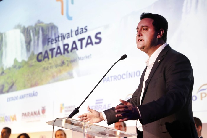 Governador apresenta potenciais turísticos do Paraná na abertura do Festival das Cataratas