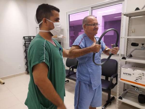 Centro de fisioterapia da unidade de AVC é inaugurado no Hospital Regional Norte