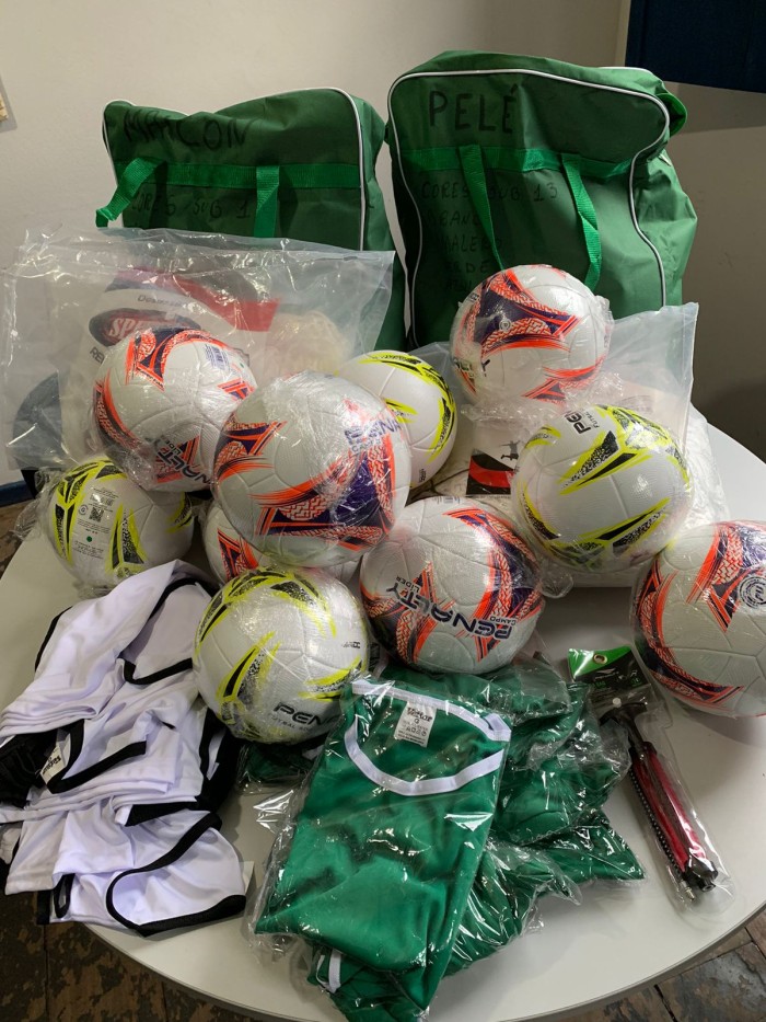 PREFEITURA REALIZA ENTREGA DE MATERIAIS PARA PROJETOS ESPORTIVOS DE GUAÇUÍ