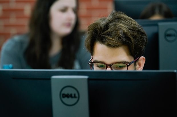 Curso a distância da Udesc oferece bolsas para tutores