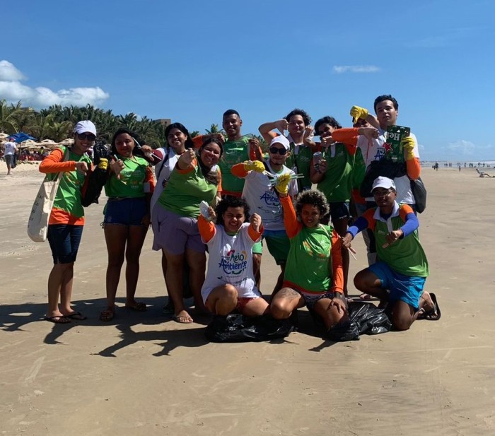 Ação de limpeza na Praia do Futuro dá início à programação do Junho Ambiental 2023