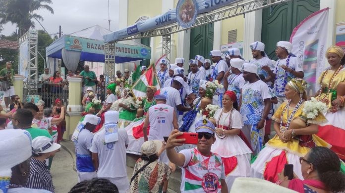 Lavagem do Santo Antônio Além do Carmo movimenta zona turística Baía de Todos-os-Santos
