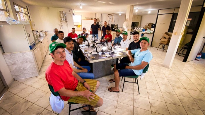 Grupo de 12 pessoas participaram do curso de Classificação de Café neste fim de semana