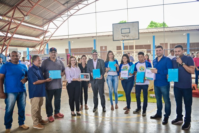 Governo entrega quase R$ 4 milhões em equipamentos para escola do Bujari