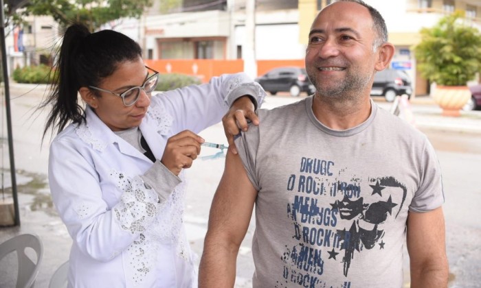 Novo grupo: Pessoas a partir dos 18 anos de idade podem se vacinar com a bivalente, em Garanhuns
