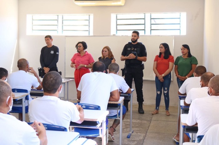 Penitenciária Irmão Guido inicia aulas de alfabetização para reeducandos