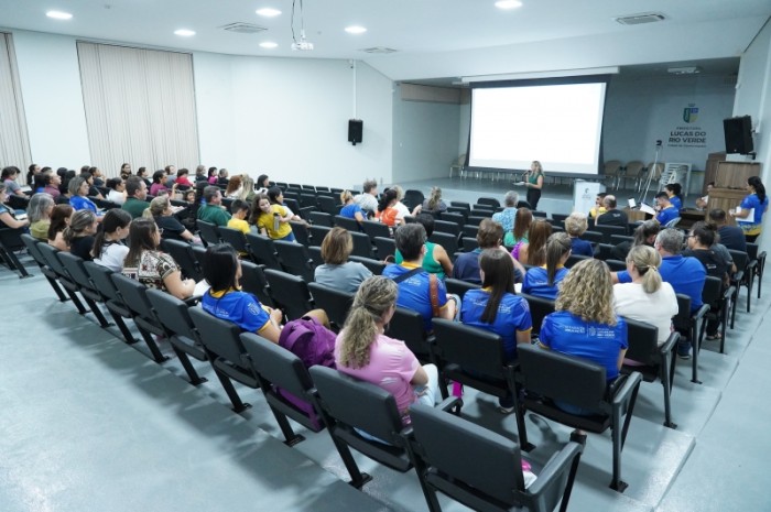 Secretaria de Educação discute Lei de Gestão Democrática da rede municipal em audiência pública