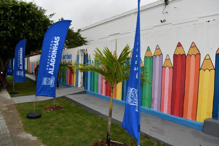 Prefeitura reinaugura a primeira creche do município totalmente requalificada