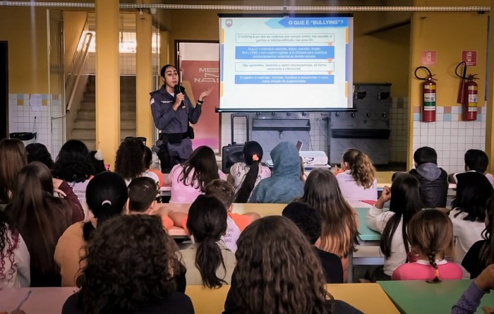 Polícia Militar realiza palestra sobre bullying na Escola Padre Afonso Braz