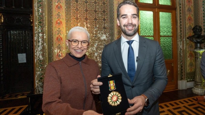 Governador recebe medalha do Centenário do Prédio da Biblioteca Pública do Estado