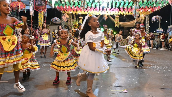 Grupos infantis abrem Festival de Quadrilhas Juninas