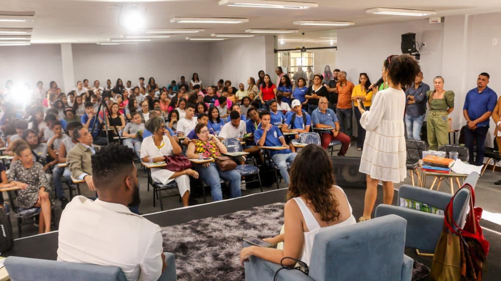 Um sucesso o Colóquio Flica por onde passa. 