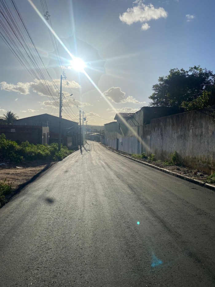 Mais asfalto: Prefeitura realiza obra de pavimentação na rua do Jast