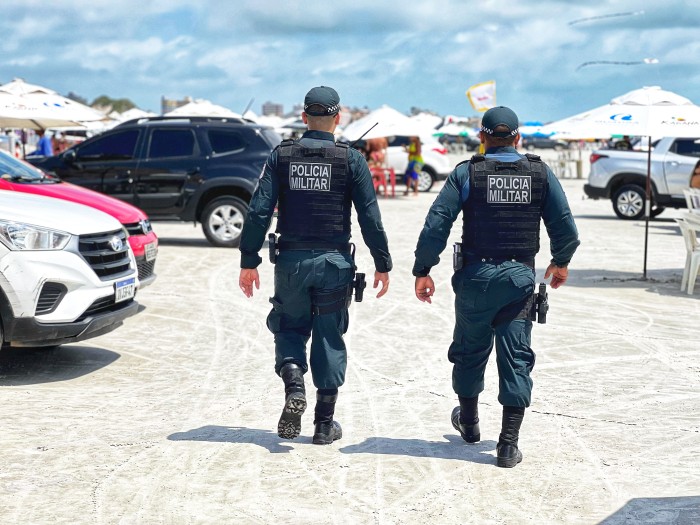 PM intensifica ostensividade em Salinópolis e previne crimes ambientais na praia do Atalaia