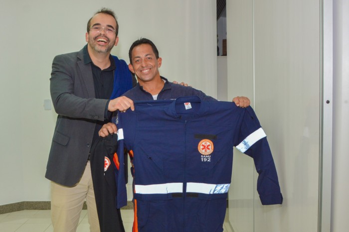Socorristas do SAMU 192 Regional recebem novos uniformes