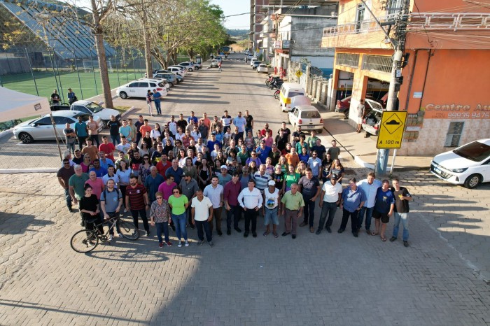 PREFEITURA DE GUAÇUÍ ENTREGA OBRAS DE REVITALIZAÇÃO DO CALÇAMENTO DA AVENIDA JOSÉ MORAES MOULIN