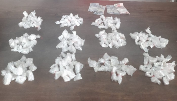 Homem é preso com mais de 100 papelotes de entorpecentes no Paracuri