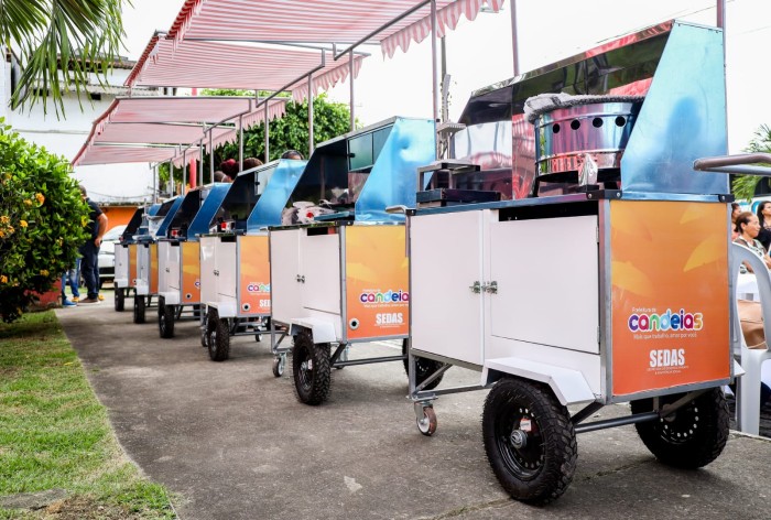 Candeias: carrinhos de lanches são entregues para incentivar o empreendedorismo no município