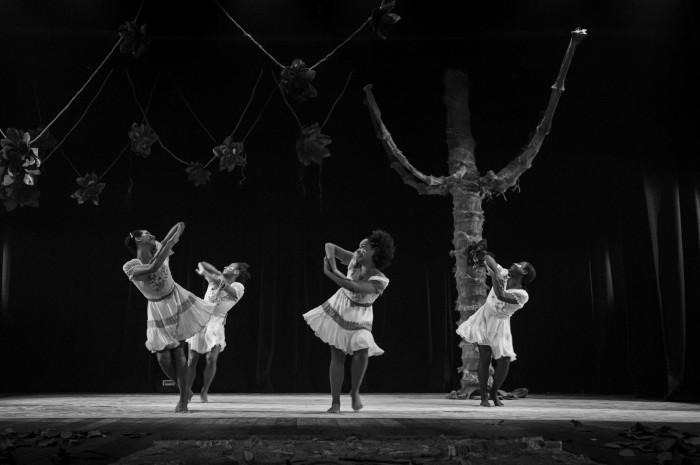 DANÇA AFRO-CONTEMPORÂNEA ABRE 23° FESTIVAL NACIONAL DE TEATRO DE GUAÇUÍ