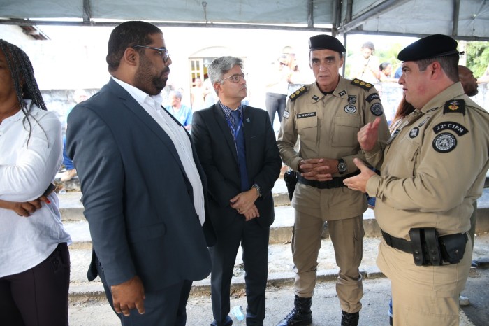 Comitiva do Governo do Estado acompanha investigações em visita ao Quilombo Pitanga dos Palmares