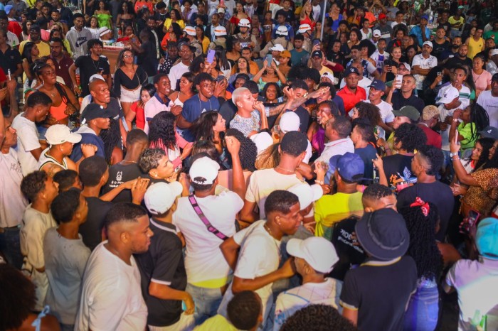 Arrocha e pagode marcam o 1º dia da festa de São Roque em Caboto