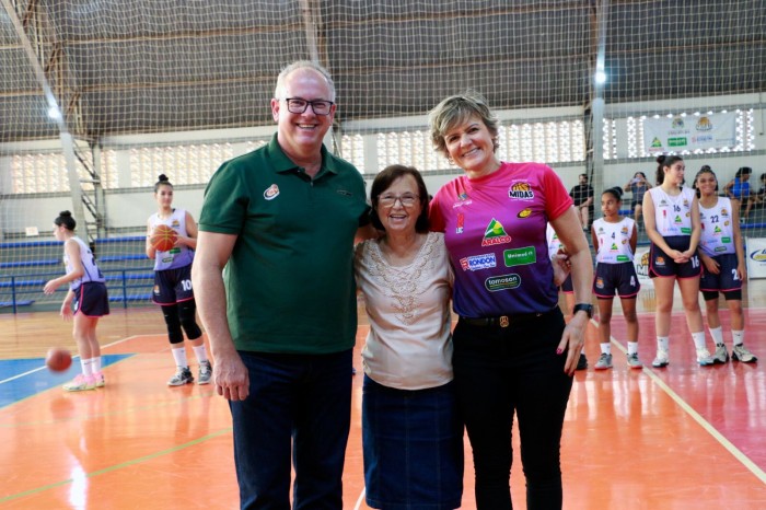 Presidente da Federação de Basquete assiste vitória de Araçatuba