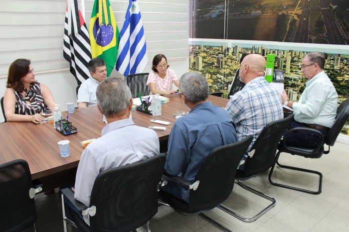 Prefeitura e TV Tem assinam parceria Óleo do Bem