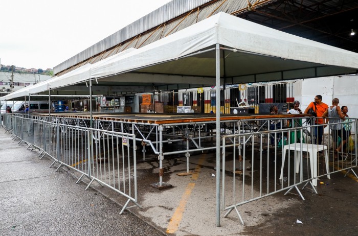 Candeias: Estrutura para desfile de 7 de setembro começa a ser montada