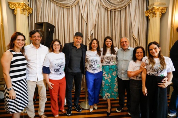 Governadora Raquel Lyra se reúne com artistas e organizadores do Cine PE para debater investimentos na cultura do Estado
