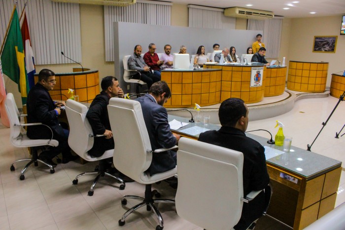 Requerimentos da 22ª Sessão Ordinária incluem moções de aplausos e nota de esclarecimento