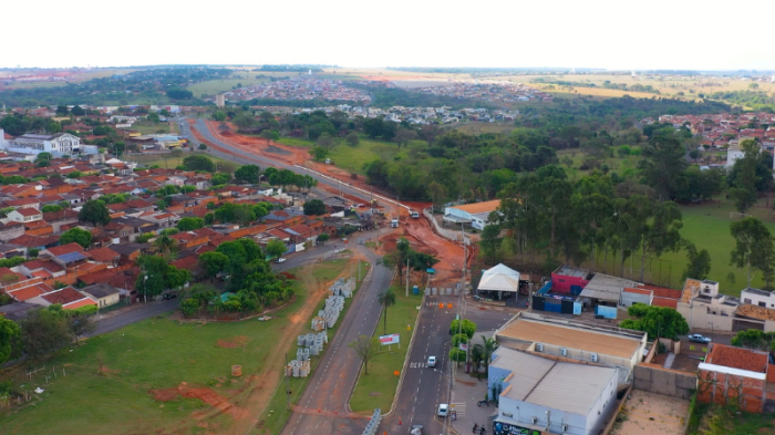 Veja como desviar da interdição na avenida Alfredo Teodoro de Oliveira