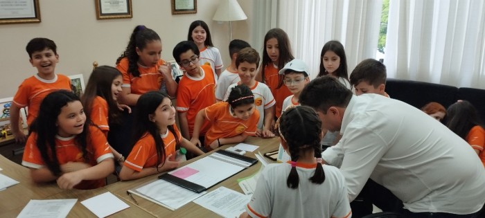Alunos do Colégio Nossa Senhora das Neves visitam Prefeitura Municipal, Câmara de Vereadores e Museu Histórico de Ibaiti