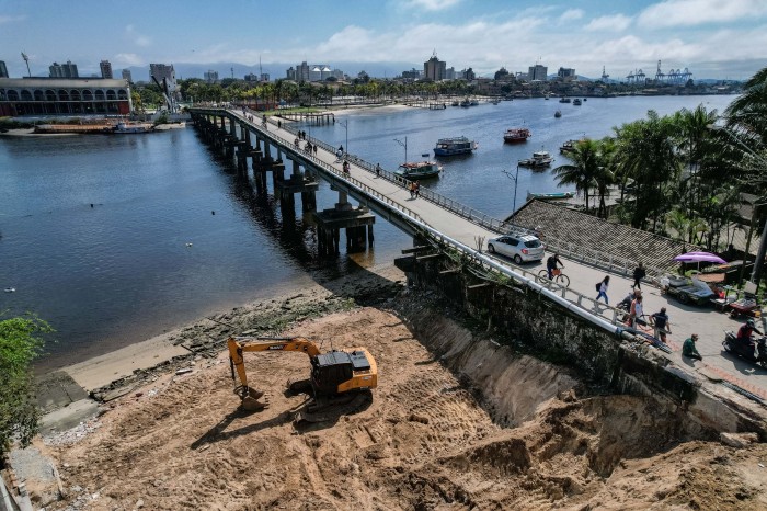 Construção da nova ponte da Ilha dos Valadares, em Paranaguá, está em andamento