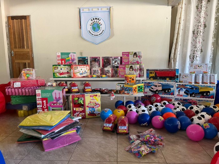 PREFEITURA DE GUAÇUÍ REALIZA ENTREGA DE BRINQUEDOS PARA CEMEI CRECHE DONA NIQUITA