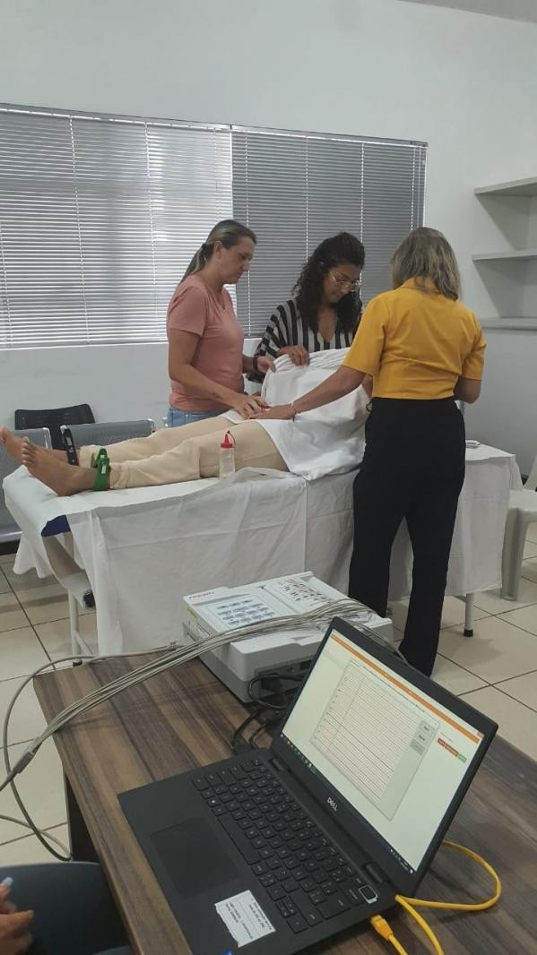 Enfermeiros do Município participam de capacitação em eletrocardiograma