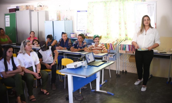 Secretaria de Educação de Garanhuns realiza reuniões com comunidades sobre diretrizes das escolas municipais