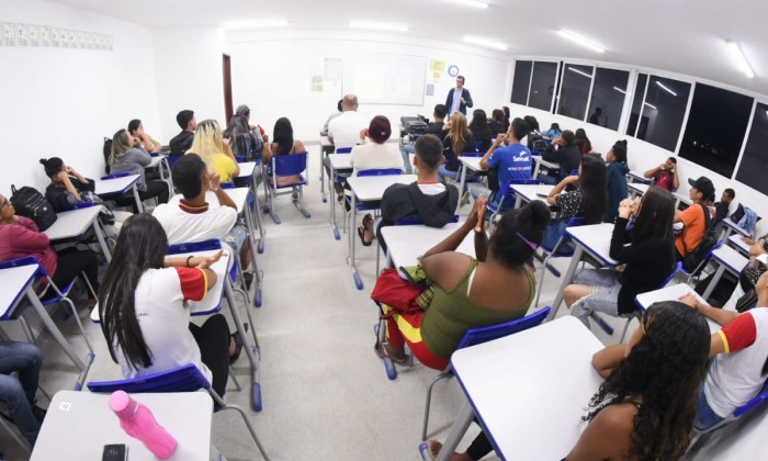 Secretaria de Educação realiza projeto para despertar o interesse dos estudantes da EJA pela Ciência