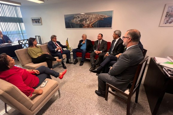 Em reunião com senadores em Brasília, governadora Raquel Lyra defende que reforma tributária garanta a redução das desigualdades entre os entes federativos