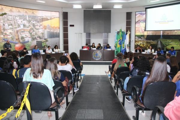 Parlamento Jovem Sorrisense realiza 1ª sessão e elege Mesa Diretora