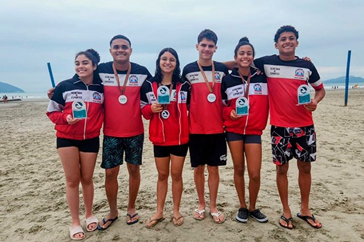 Rafael Antunes de PG vence 3ª etapa do Circuito Santista de Águas Abertas