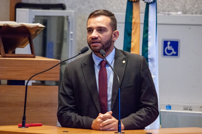 Câmara realiza seminário sobre o desenvolvimento da arte na infância