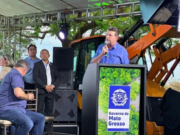 Via emenda do senador Jayme Campos, Sorriso recebe dois caminhões do Governo do Estado