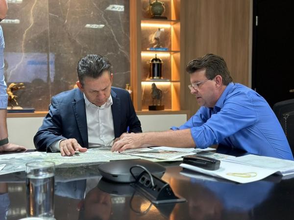 Na capital, prefeito dialoga sobre infraestrutura e segurança pública