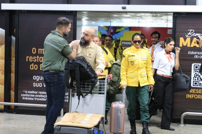 Governo do Amazonas recebe 23 brigadistas do Ibama para reforçar combate às queimadas na Região Metropolitana