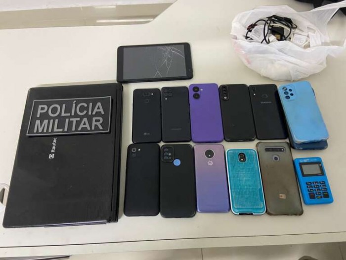 PMCE captura dois adolescentes e recupera aparelhos eletrônicos e motocicleta no Rodolfo Teófilo