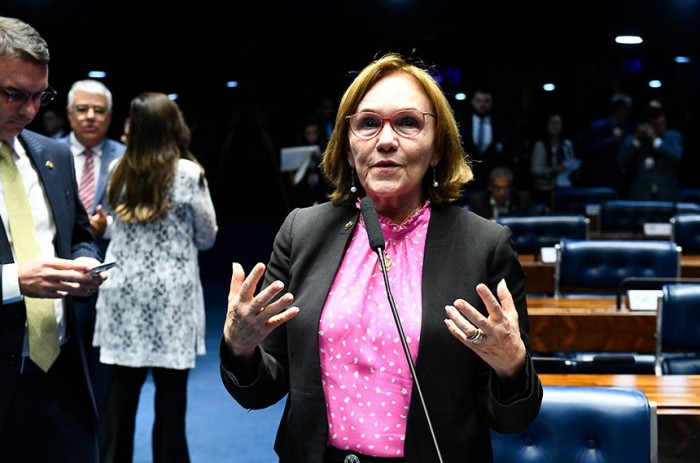 Zenaide celebra projeto que inclui vítima de violência doméstica no Bolsa Família