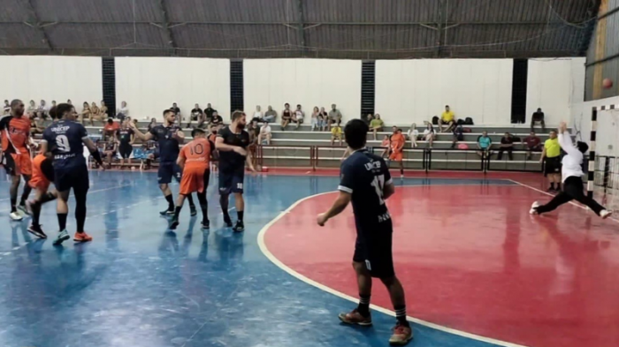 io Preto está nas quartas de final do handebol masculino