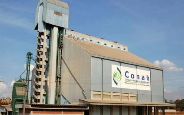 Na Conab vereador confirma armazéns de Sorriso credenciados para manter estoque público de milho