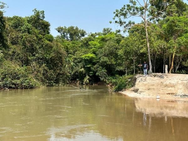 Vereador indica placas de sinalização e cordas boias de resgate no poção do Rio Lira