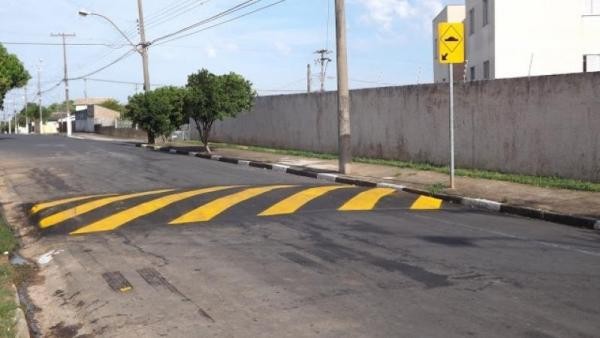 Vereador pede implantação de redutor de velocidade na rua Taquari no bairro Vila Bela